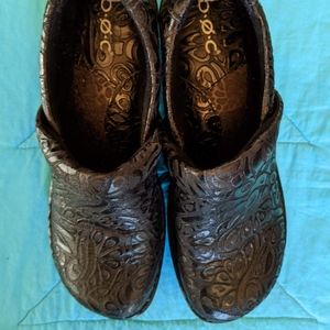 b.o.c. Peggy Clog in Black Tool